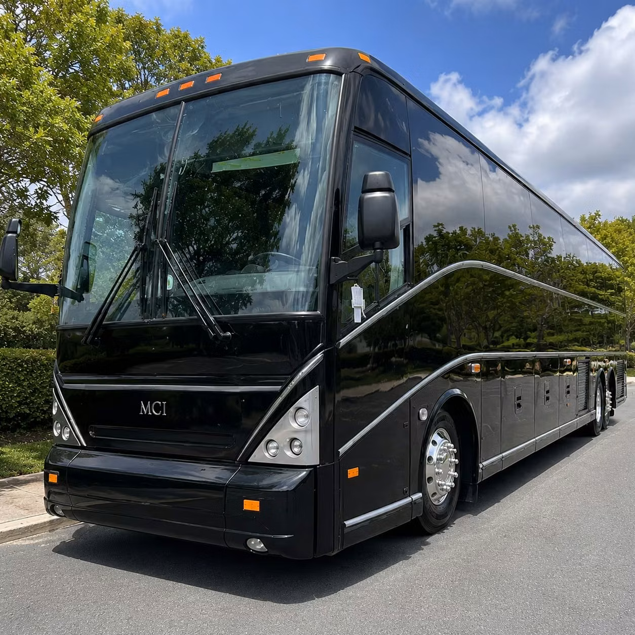 construction crew shuttles and worksite transportation across northwest ohio